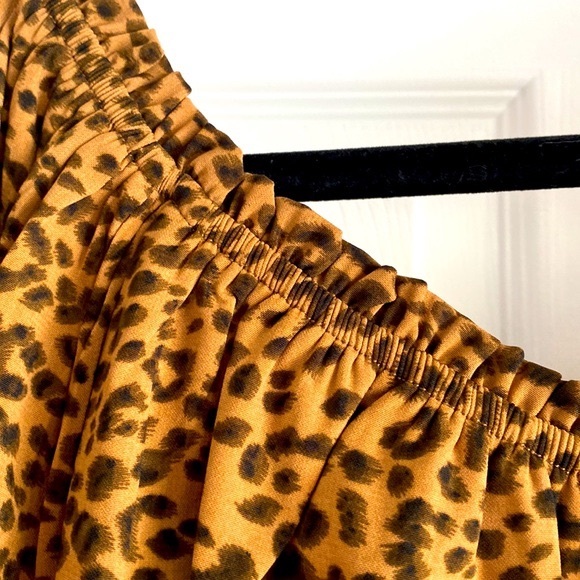 William B Cheetah Print Long Blouson Sleeve Ruched Back Crop Top Size Medium - Picture 5 of 12